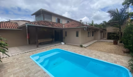 Casa com 3 quartos, 220 m², à venda por R$ 890.000,00- Gravatá - Navegantes/SC