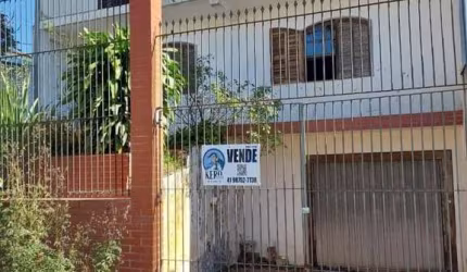 'Seu Novo Lar na Cidade Industrial de Curitiba: Sobrado Espaçoso com 6 Dormitórios e Churrasqueira