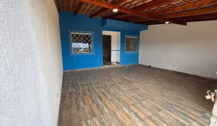 Venda Casa Contenda! 2 dorms, sala ampla, cozinha, banheiro, lavanderia, espaço externo. R$950 + se