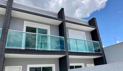 Viva com estilo e conforto neste incrível sobrado em Ganchinho, Curitiba - por apenas R$ 420 mil!