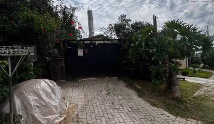 Terreno com Casa e Vista Exclusiva no Iguaçu – Perfeito para Morar ou Construir!
