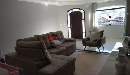 Sobrado à venda 2 Quartos, 1 Suite, 6 Vagas, 345M², Nova Gerty, São Caetano do Sul - SP