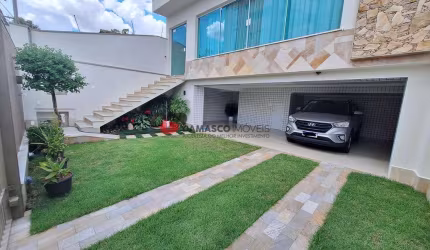 Excelente Casa Assobradada à Venda 2 Quartos, 2 Suites, 1 quarto opcional 3 Vagas, Santa Maria, São