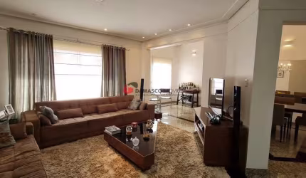 Casa para locação 3 Quartos, 3 Suítes, 6 Vagas, 326 m², Campestre, Santo André - SP