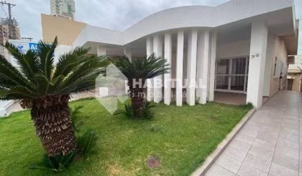 Casa comercial com 2 salas para alugar no Fundinho, Uberlândia  por R$ 7.500