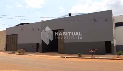 Barracão / Galpão / Depósito para alugar no Novo Mundo, Uberlândia  por R$ 10.500