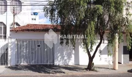 Casa comercial com 6 salas para alugar no Cazeca, Uberlândia  por R$ 5.000