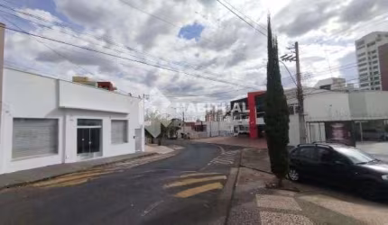 Ponto comercial com 3 salas para alugar no Tabajaras, Uberlândia  por R$ 5.500