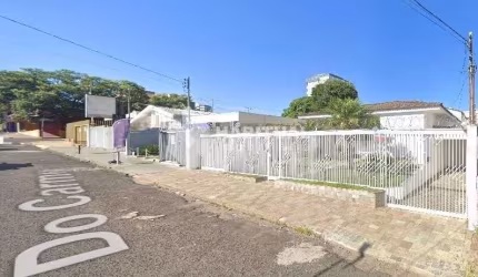Casa comercial com 4 salas para alugar em Saraiva, Uberlândia  por R$ 10.900