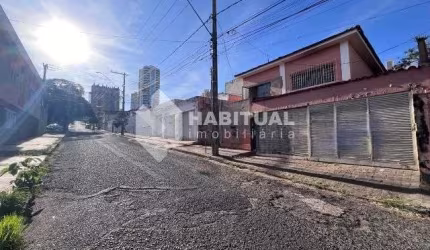 Casa comercial com 6 salas para alugar no Lidice, Uberlândia  por R$ 3.700