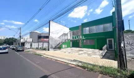 Casa comercial com 15 salas para alugar no Daniel Fonseca, Uberlândia  por R$ 25.000