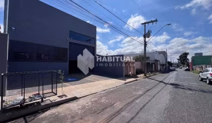 Barracão / Galpão / Depósito para alugar no Umuarama, Uberlândia  por R$ 8.500