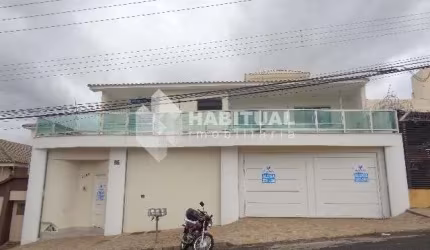 Casa comercial para alugar no Daniel Fonseca, Uberlândia  por R$ 6.500