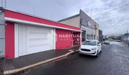 Casa comercial com 4 salas para alugar no Brasil, Uberlândia  por R$ 5.000