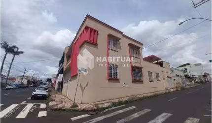 Casa comercial com 3 salas para alugar no Centro, Uberlândia  por R$ 4.000