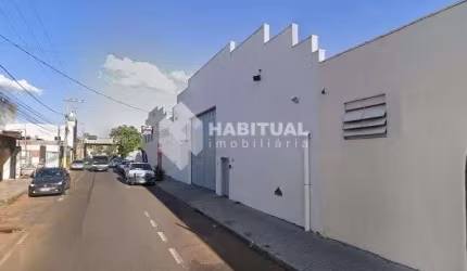 Barracão / Galpão / Depósito para alugar no Marta Helena, Uberlândia  por R$ 17.000
