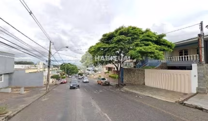 Casa comercial com 3 salas para alugar no Altamira, Uberlândia  por R$ 8.000