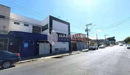 Prédio com 9 salas para alugar no Martins, Uberlândia  por R$ 10.000