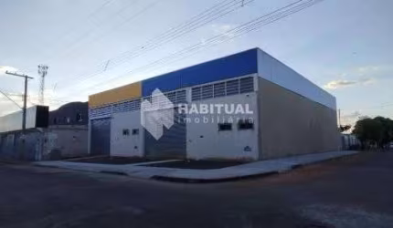 Barracão / Galpão / Depósito para alugar no Marta Helena, Uberlândia  por R$ 8.000