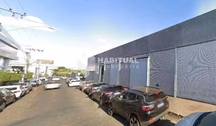 Barracão / Galpão / Depósito para alugar no Brasil, Uberlândia  por R$ 8.200