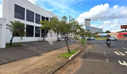 Ponto comercial para alugar em Saraiva, Uberlândia  por R$ 22.000