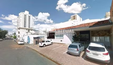 Casa comercial com 2 salas para alugar no Centro, Uberlândia  por R$ 7.500