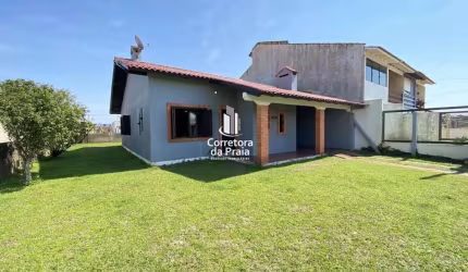 Casa para Temporada em Imbé, Centro, 3 dormitórios, 1 suíte, 2 banheiros, 2 vagas