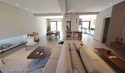 Casa em Condominio Fechado de 03 Quartos no Bairro Garças / Pampulha