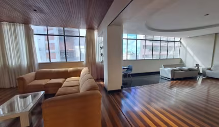 Apartamento de 6 Quartos no Bairro Centro