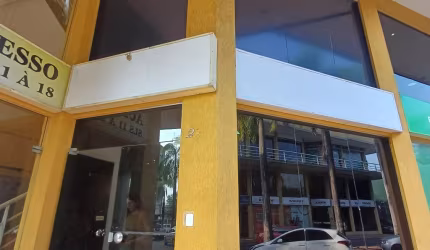 Ótimo Imóvel Comercial na Av. Djalma Batista.