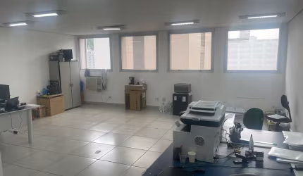 Sala comercial no centro de Santos a venda