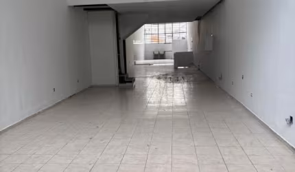 Bom Retiro Galpão 300M² Área construída  04 banheiros