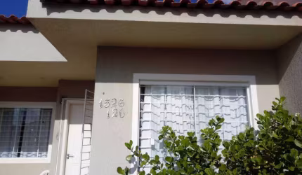 Casa com 2 quartos à venda na Rua Francisco da Conceição Machado, 1526, Gralha Azul, Fazenda Rio Grande, 54 m2 por R$ 220.000