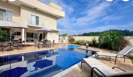 Linda Casa em condomínio aceita troca como parte por apartamento
