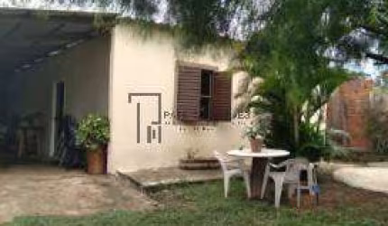 Linda chácara, terreno 1.240 m², toda murada e com pomar e muito mais!