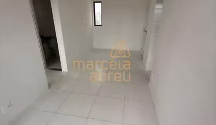 Aluga-se apartamento de 65m&#178; no Bairro da Boa Vista