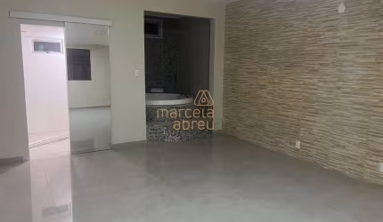 Aluga-se casa de 350m&#178; no Bairro de Piedade