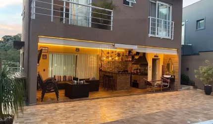Casa em Condomínio para Venda em Santana de Parnaíba, Suru, 3 dormitórios, 1 suíte, 3 banheiros, 2 vagas