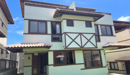 Casa triplex, vista mar, 3/4 à venda em Imbassai