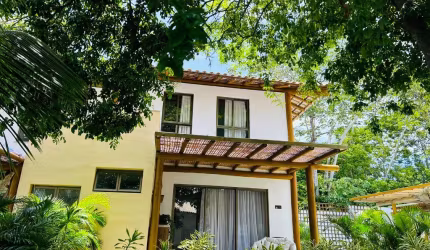 Casa duplex nova com 2 quartos em Imbassai