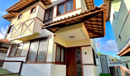 Casa de condomínio com 3 quartos em Imbassai