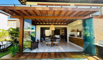 Casa de condomínio completa com 2 suites