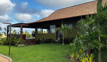 Casa solta com 4 suítes e piscina - Privilege Imbassai