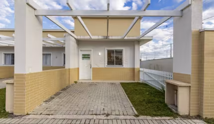 Casa com 2 quartos para alugar na Rua Irineu Jarecki Machado, 145, Cidade Jardim, São José dos Pinhais, 51 m2 por R$ 2.325