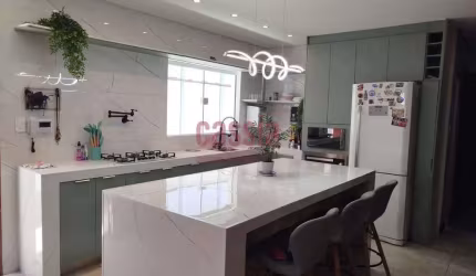 Casa com 2 quartos, Guilhermina, Praia Grande - R$ 880 mil, Cod: 4622