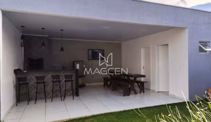 Casa com área de festas completa  - CA428