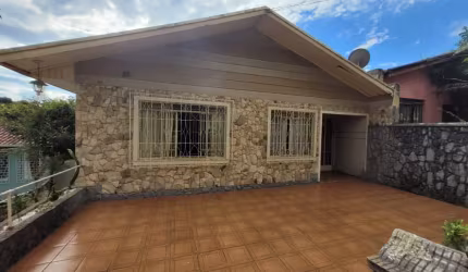 CASA (260 MTS) COM AMPLO TERRENO NO BARREIRINHA, HÁ UMA QD DA ANITA GARIBALDI