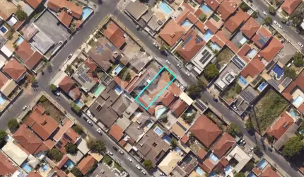 VENDE-SE TERRENO NO BAIRRO JARDIM DAS AMÉRICAS, TODO MURADO - 420M² DE ÁREA TOTAL - R$600.000,00 codigo: 107027