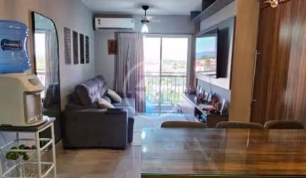 Apartamento Torres Ville D'itália, apartamento reformado, porcelanato, 3 quartos, sendo uma suíte, garagem coberta para 2 carros, banheiro social, ar condicionado em todos os ambientes, movéis planeja