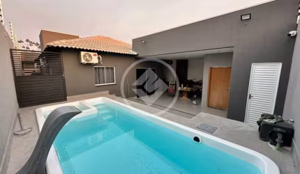 Vende-se Casa Alto Padrão no Residencial São José - 250 m² - Toda no Porcelanato - 3 Quartos, sendo 1 Suíte - 4 Vagas, Piscina e Área Gourmet - Cuiabá (MT) - Valor: R$ 770.000,00 - Imobiliária My Brok